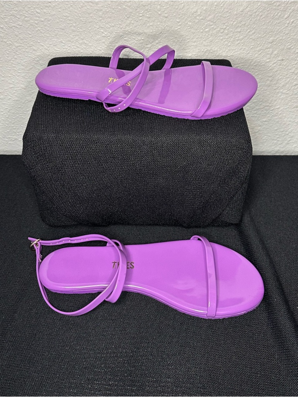 TKEES MJ Patent sandals - Picture 2 of 4